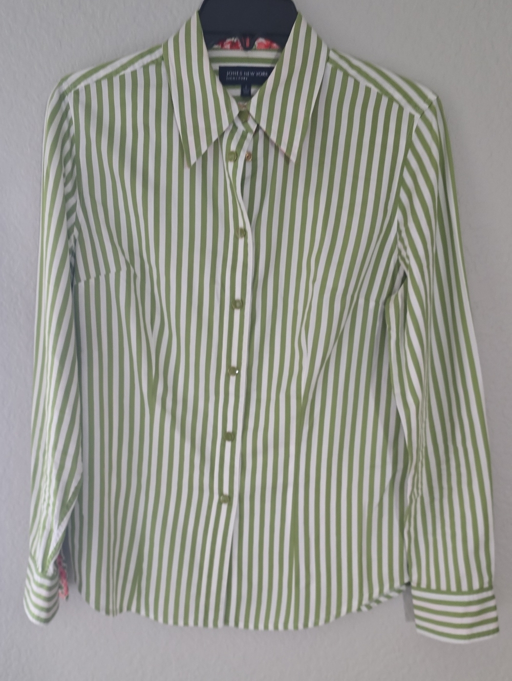 Jones Ney York,  Women's Green Stripe Button-Up Shirt, Sz S